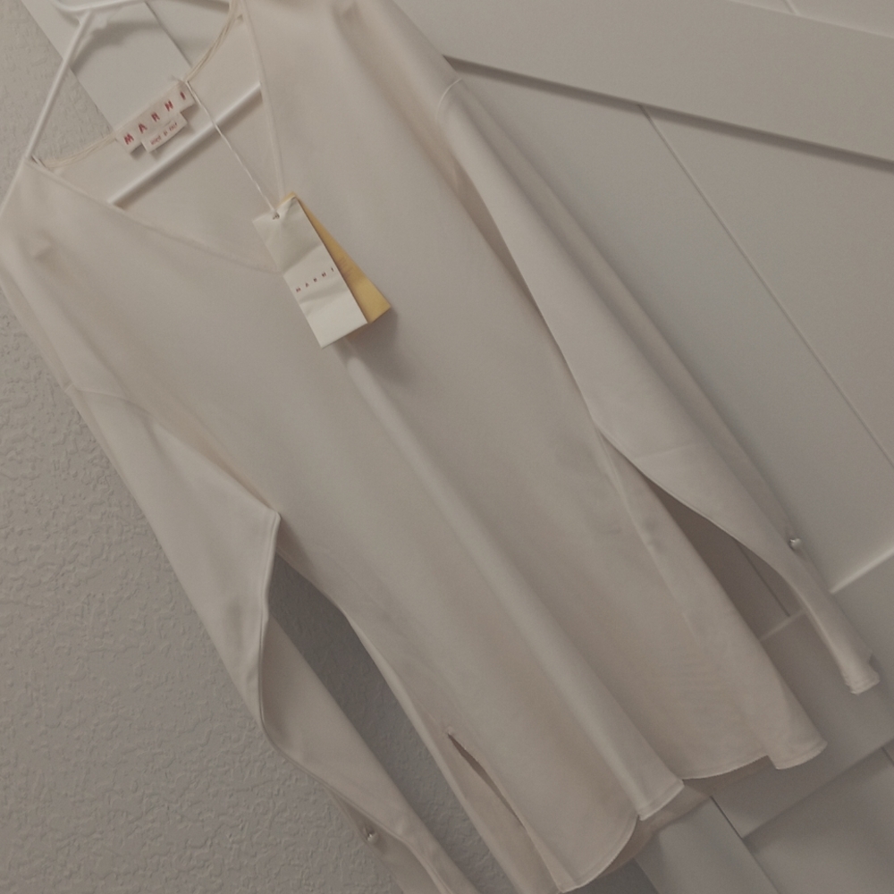 MARNI...GORGEOUS TUNIC TOP..FLAW